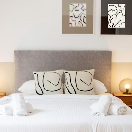 Spacious High-Ceiling 2-Bedroom By Acropolis Museum Athena Bagian luar foto